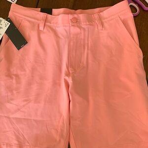 Men’s golf shorts